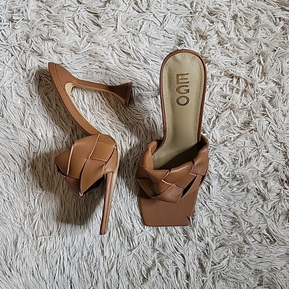 EGO Heels Square Toe Woven Strap Heels Sculptured Heel Sandals Pumps Size 8 ✨️💫 - Picture 2 of 8
